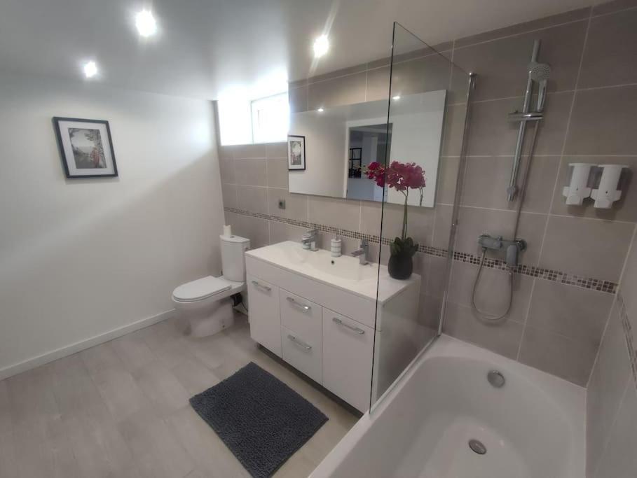 Appartement 100M2, Independant Dans Notre Maison Garennes-sur-Eure المظهر الخارجي الصورة