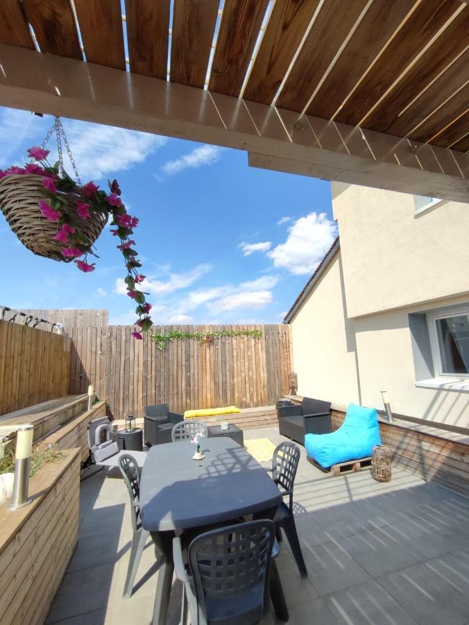 Appartement 100M2, Independant Dans Notre Maison Garennes-sur-Eure المظهر الخارجي الصورة