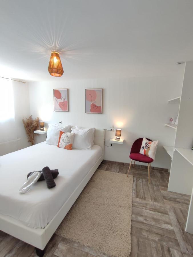 Appartement 100M2, Independant Dans Notre Maison Garennes-sur-Eure المظهر الخارجي الصورة