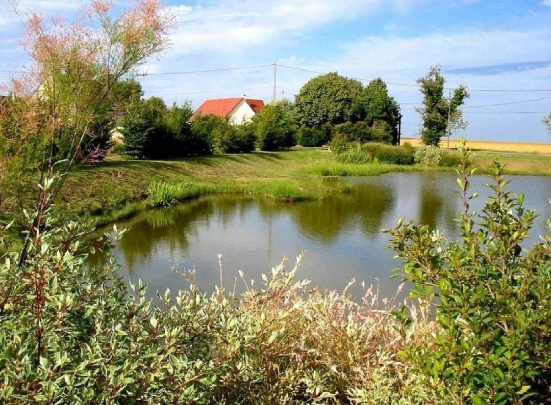 Appartement 100M2, Independant Dans Notre Maison Garennes-sur-Eure المظهر الخارجي الصورة